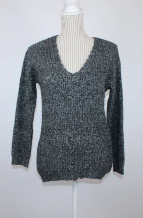 BLUENOTES DARK GREY KNIT SWEATER SMALL EUC